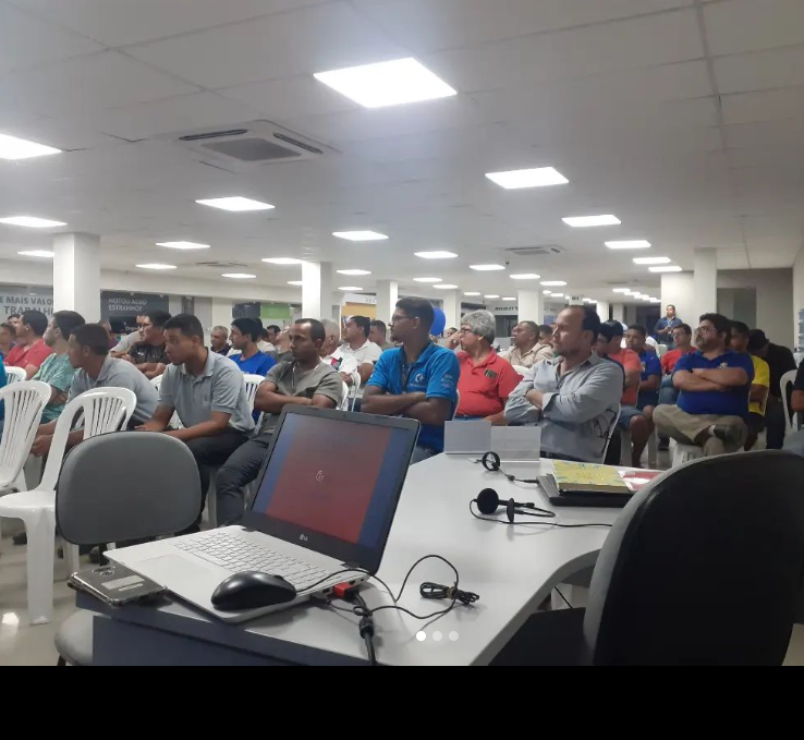 Projetor, tela de projeção, telão, estrutura backdrop, sonorização em Recife PE