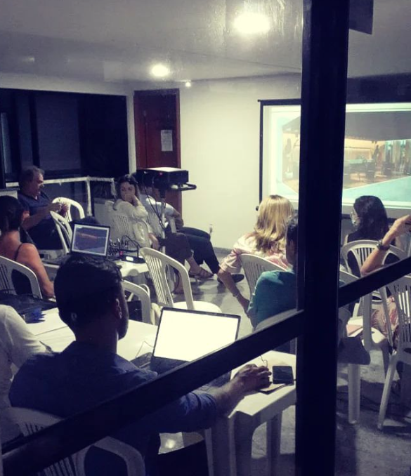 Projetor, tela de projeção, telão, estrutura backdrop, sonorização em Recife PE