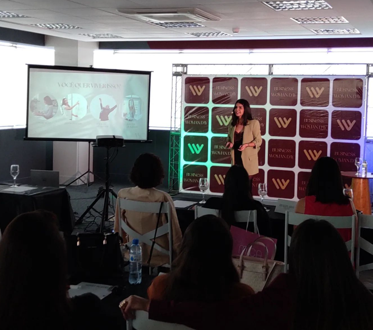 Projetor, tela de projeção, telão, estrutura backdrop, sonorização em Recife PE